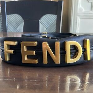 FENDI FENDIGRAPHY BLACK SMALL HOBO SHOULDER BAG